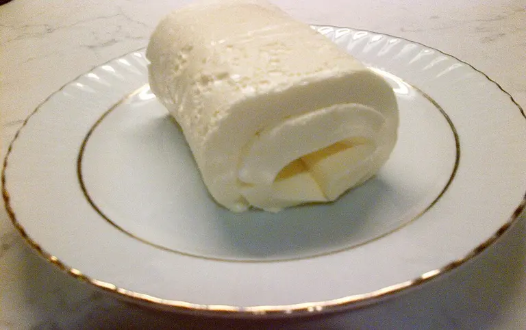 Domaći kajmak i čvarci — Restoran Morava