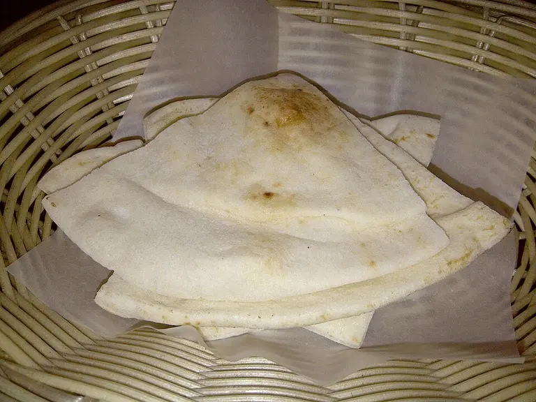 Lepinja i domaći hleb — Restoran Morava