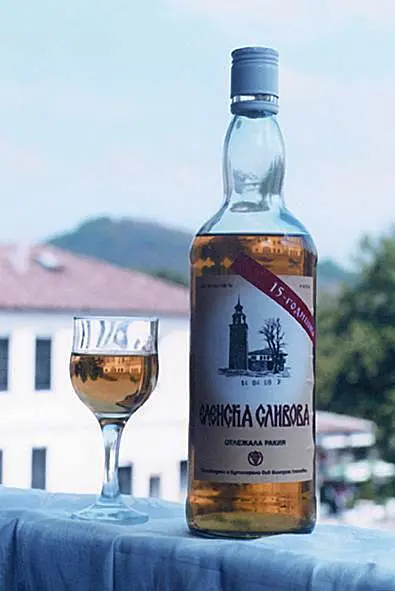 Domaća rakija — Restoran Morava