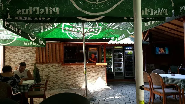 Letnja bašta restorana Morava preko dana